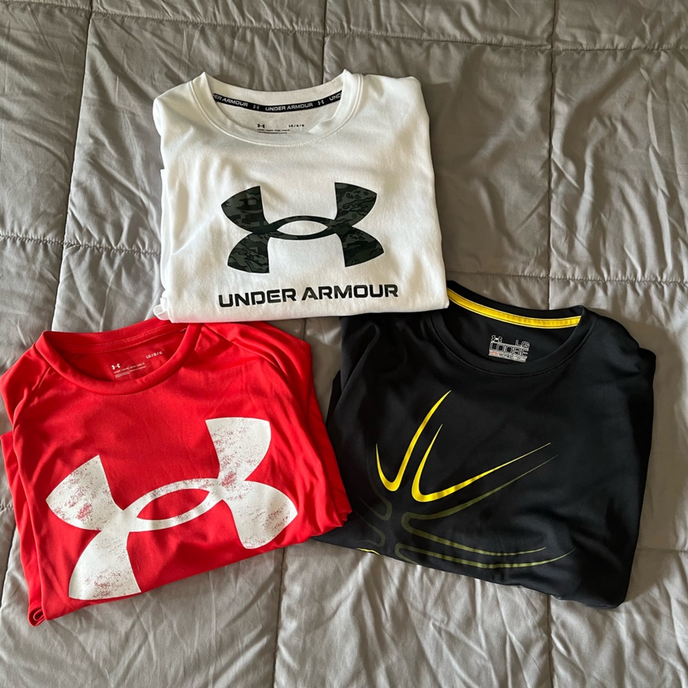 Three men’s Under Armour Heatgear Loose shirts Large L Like New